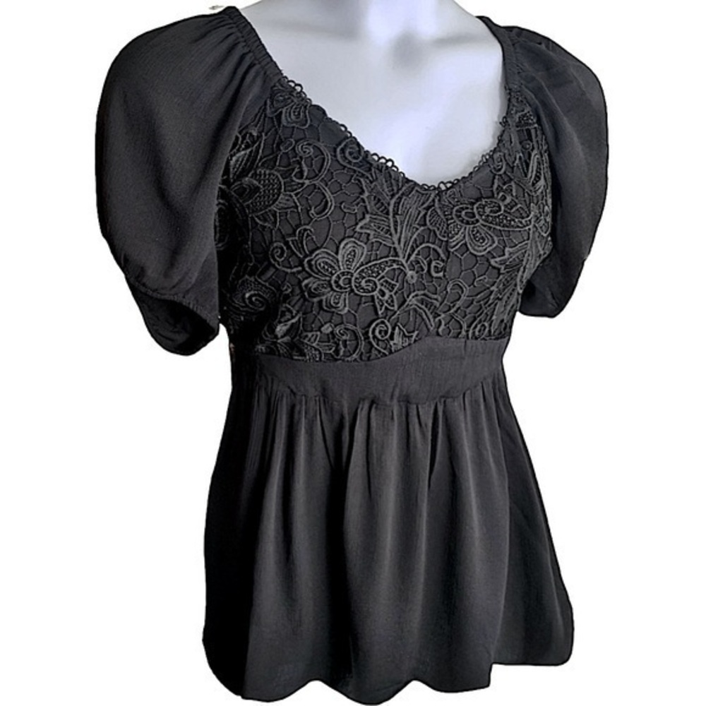 TORRID Crinkle Gauze With Lace Puff Short Sleeve‎ Blouse NWT - Picture 4 of 8